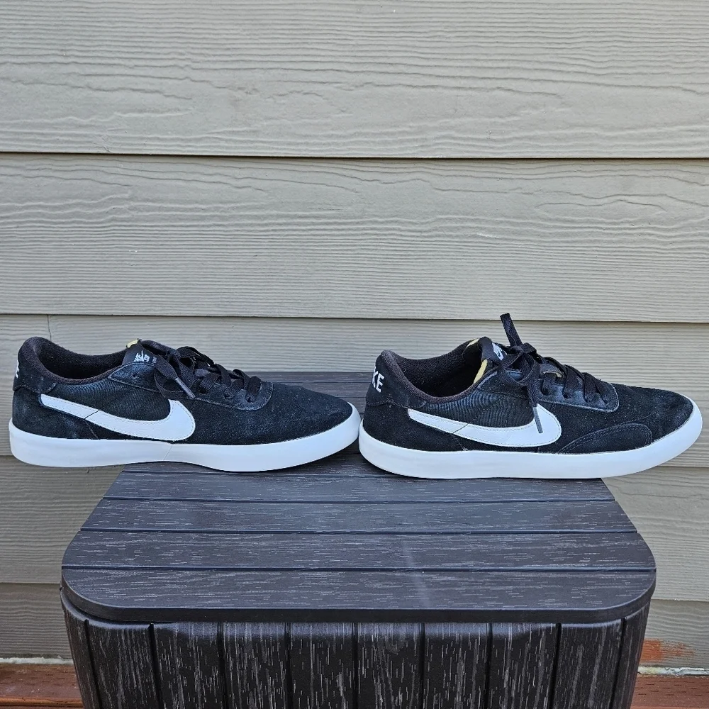 Nike SB Heritage Vulc Black White Skate Sneaker Shoes CD5010-003 Men's Size 9.5